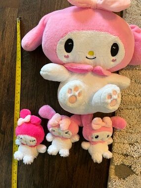 Sanrio character plush bundle - 13 included